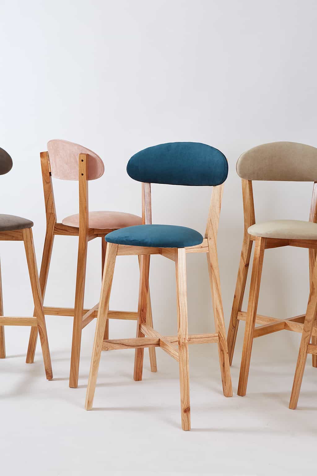 BANQUETA CHERLYN TAPIZADA - Image 9